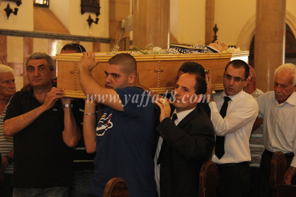 بالفيديو: جماهير غفيرة تشارك في تشييع جثمان فقيد المدينة السيد "فخري جداي"